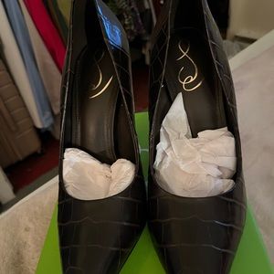 Brand New in Box Sam Edelman Black Leather Pumps with Dust Covers